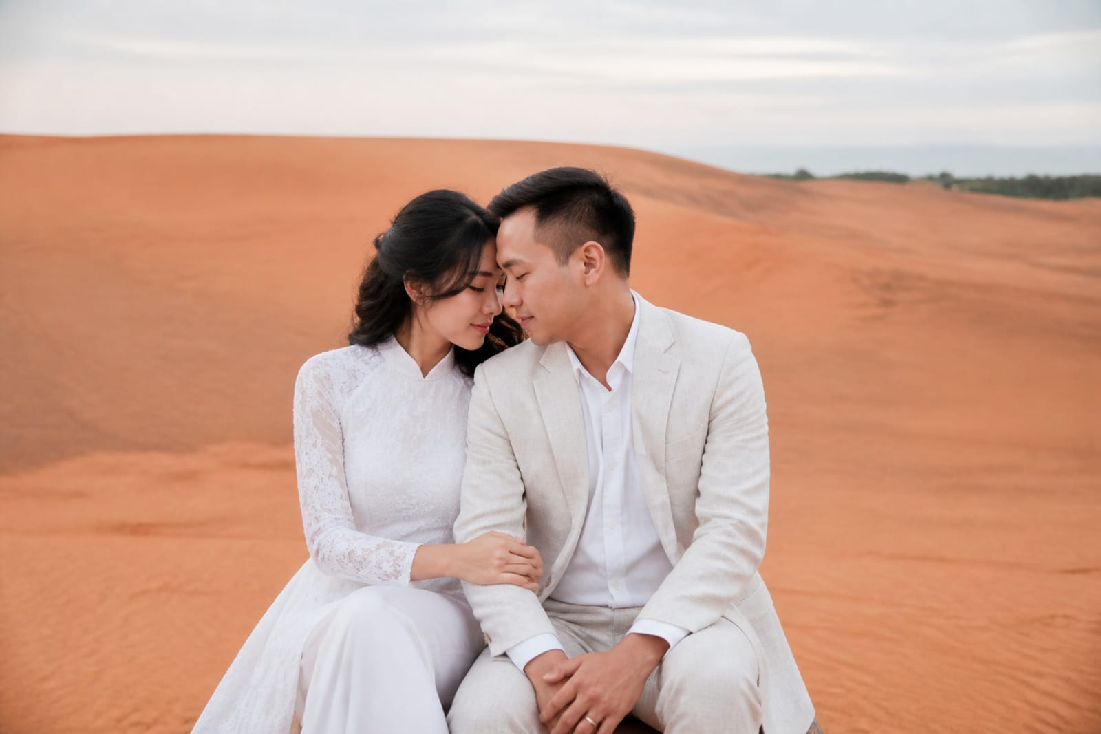 Mui Ne red sand dunes (illustration)