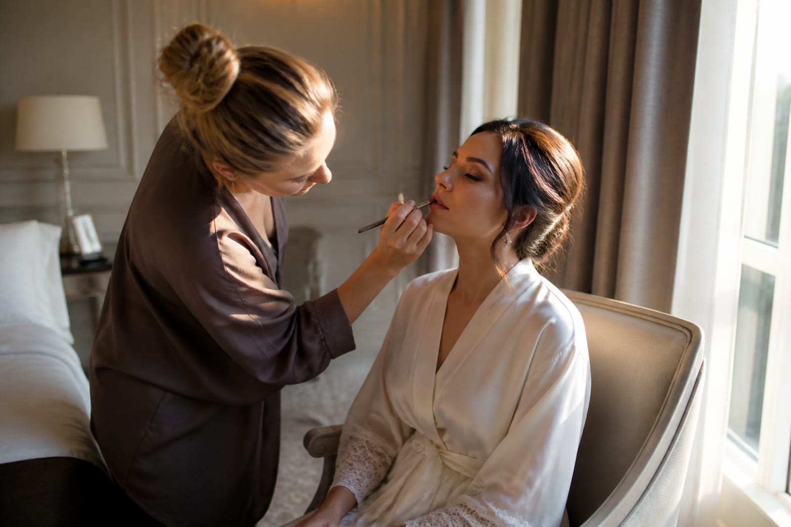 Bridal makeup (illustration)